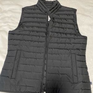 Mens medium puffer vest